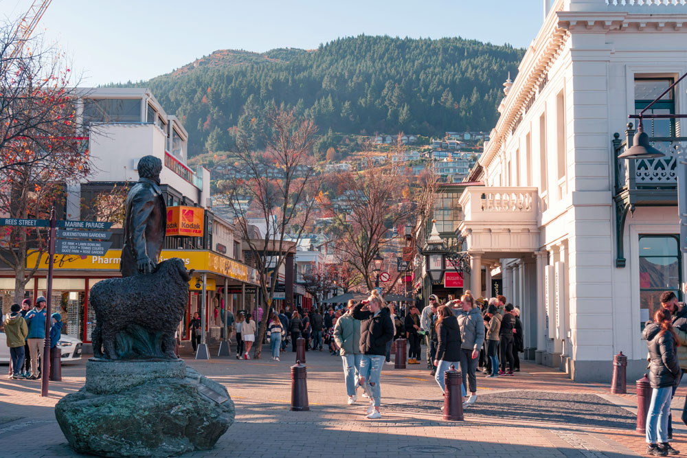 Book Cab Taxi in Queenstown